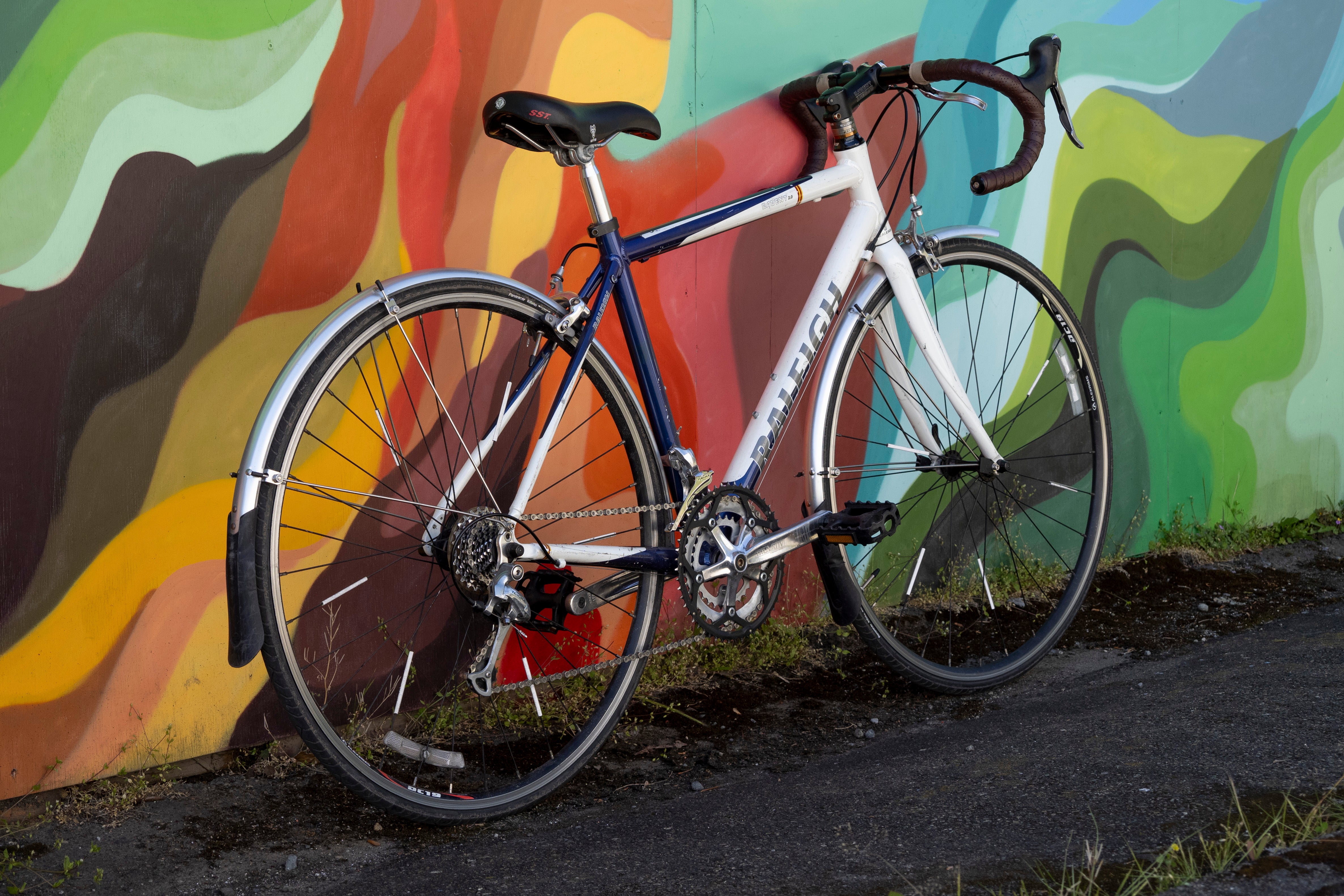 Raleigh cadent 2.0 road bike sale