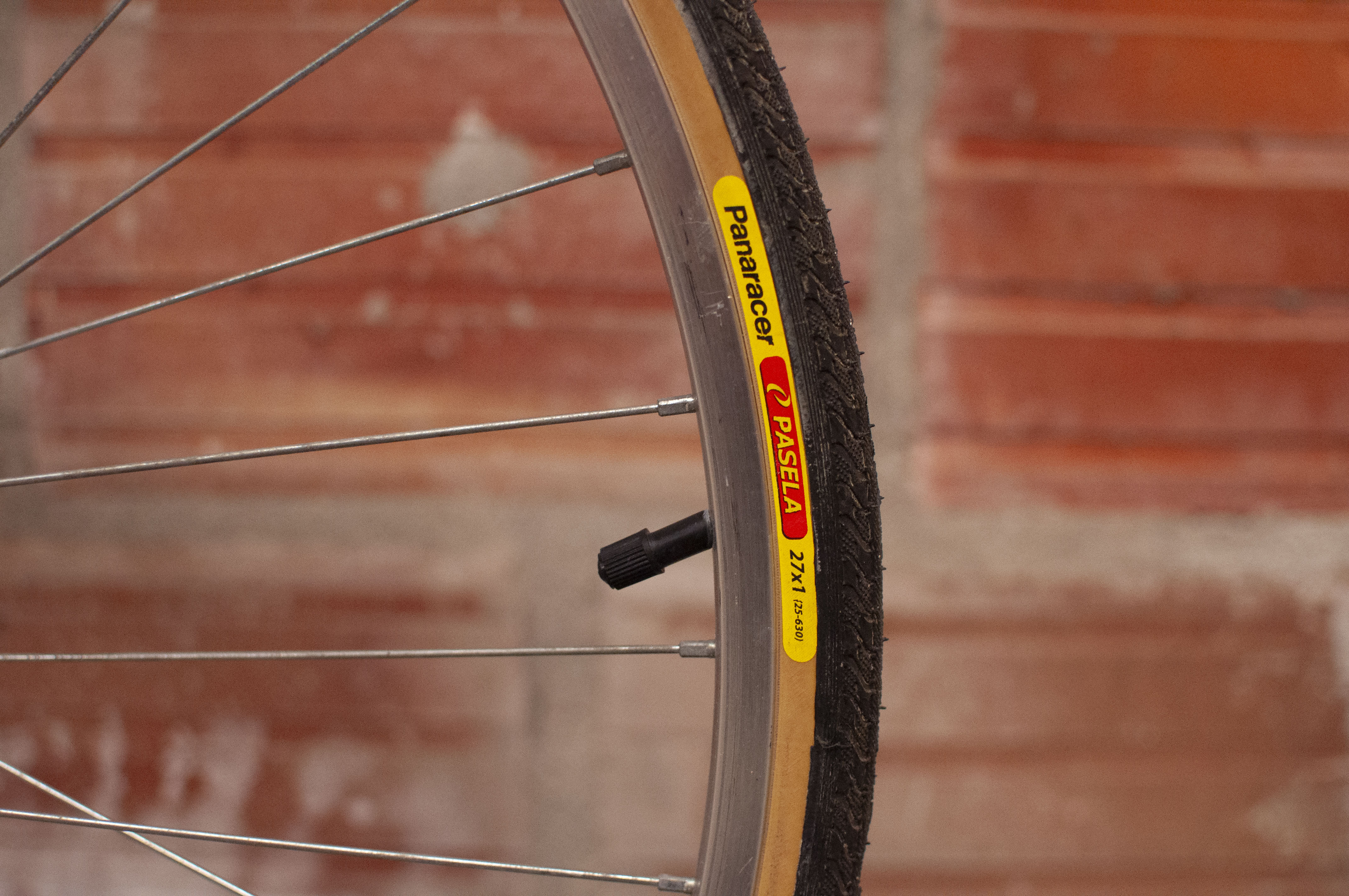 27x1 25 bike discount wheel