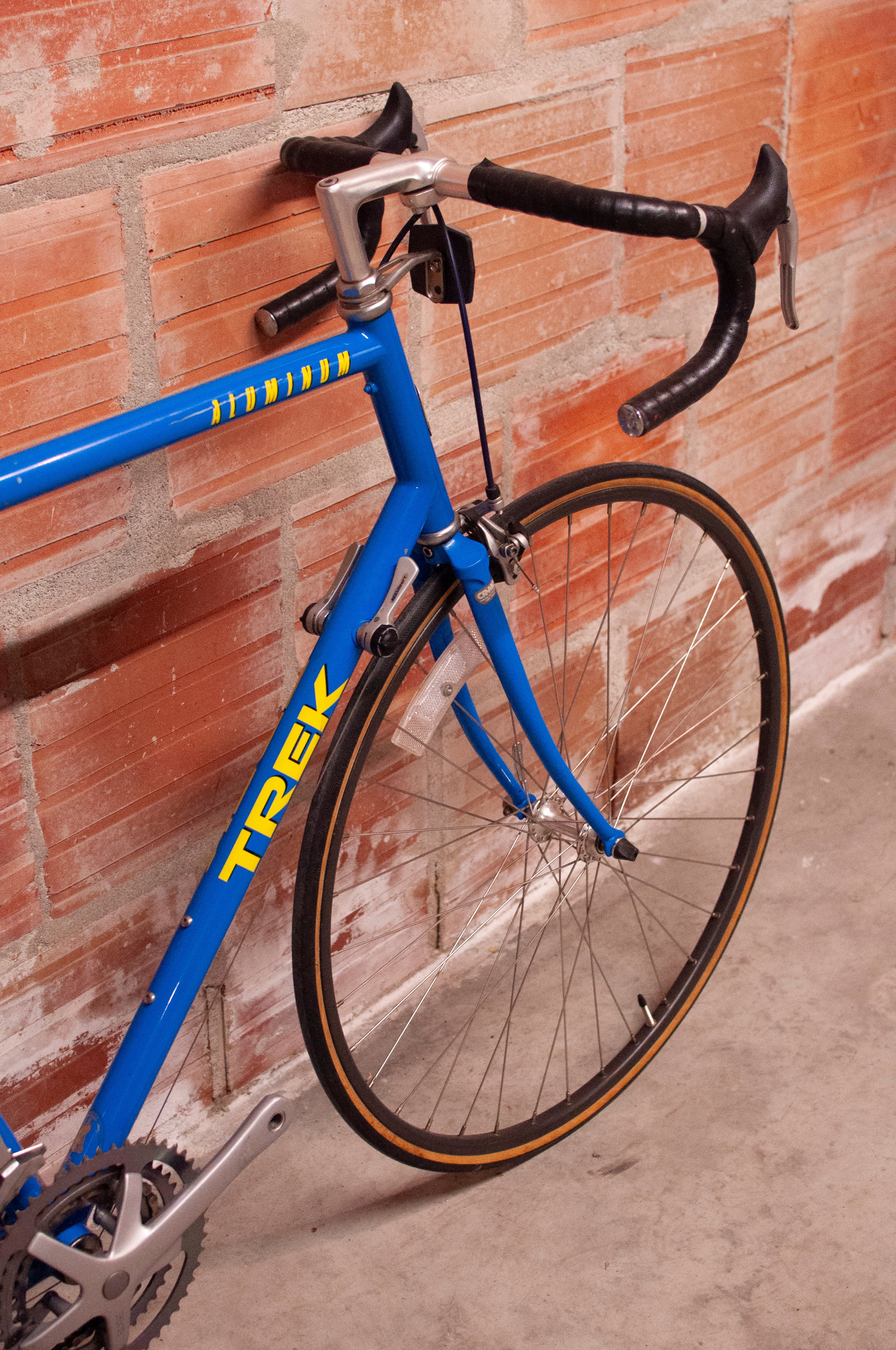 Trek 1100 Aluminum Road Bike 61 cm XL Blue and Yellow Cycle