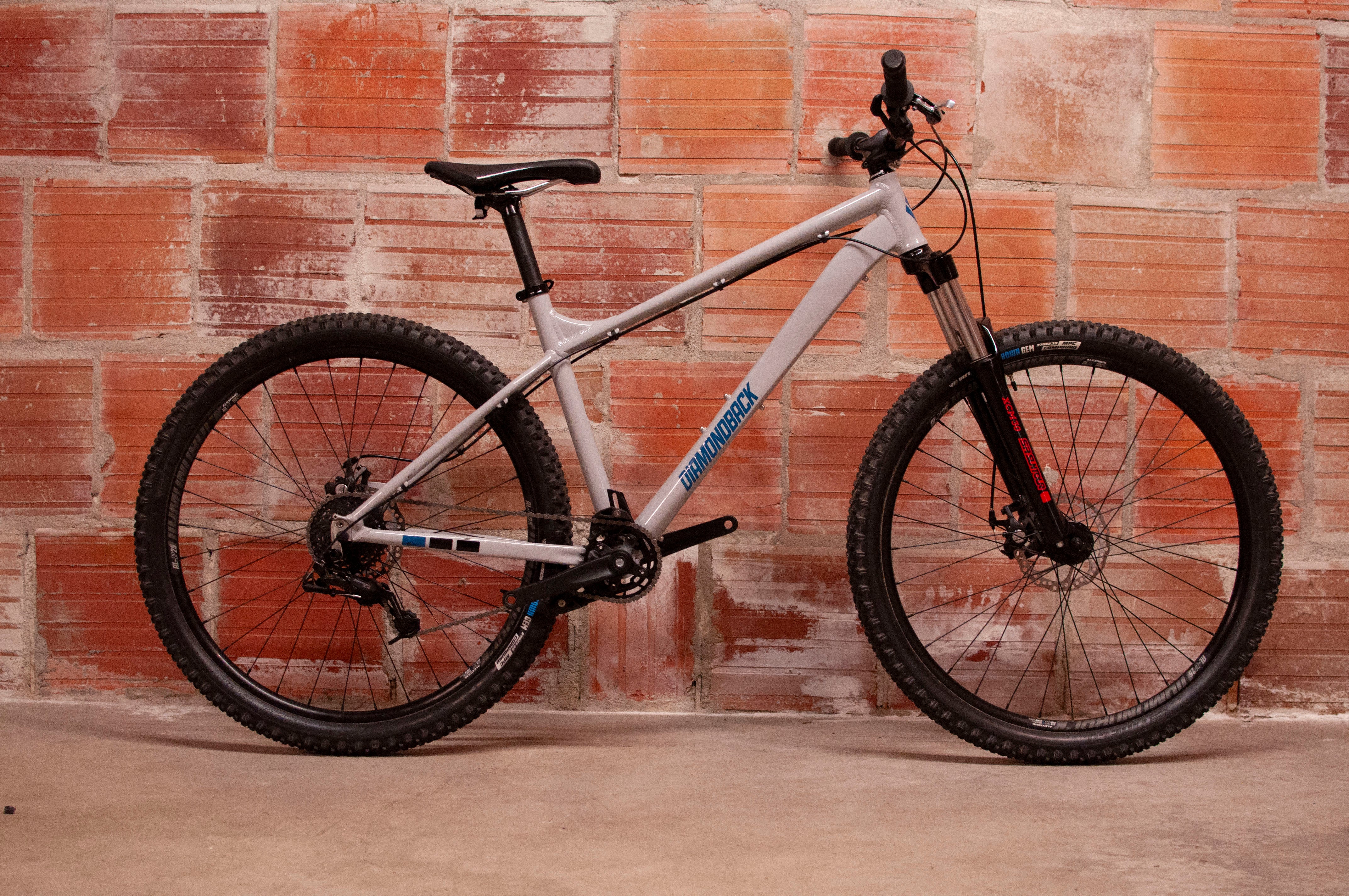 Diamondback bicycles hook 27.5 hardtail mountain best sale bike