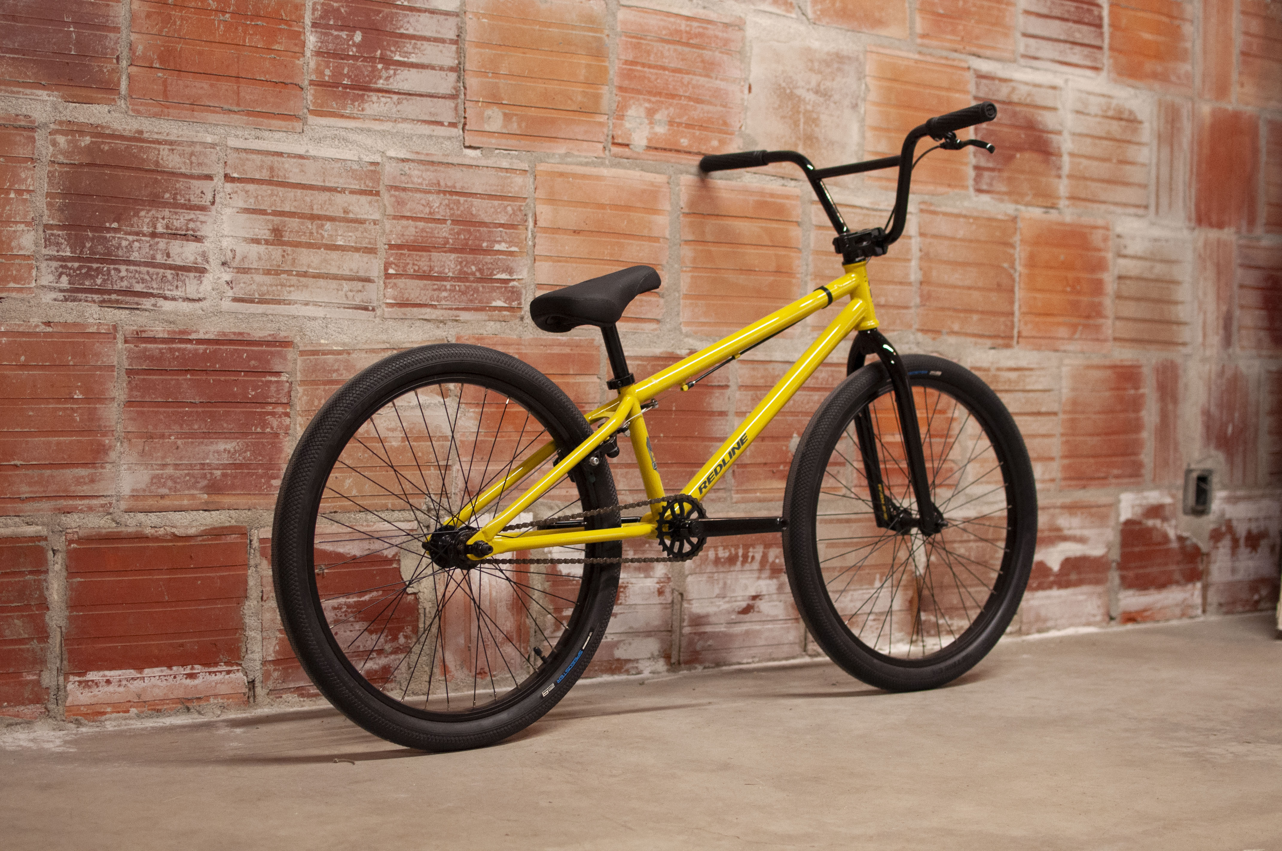 Black and discount yellow bmx bike