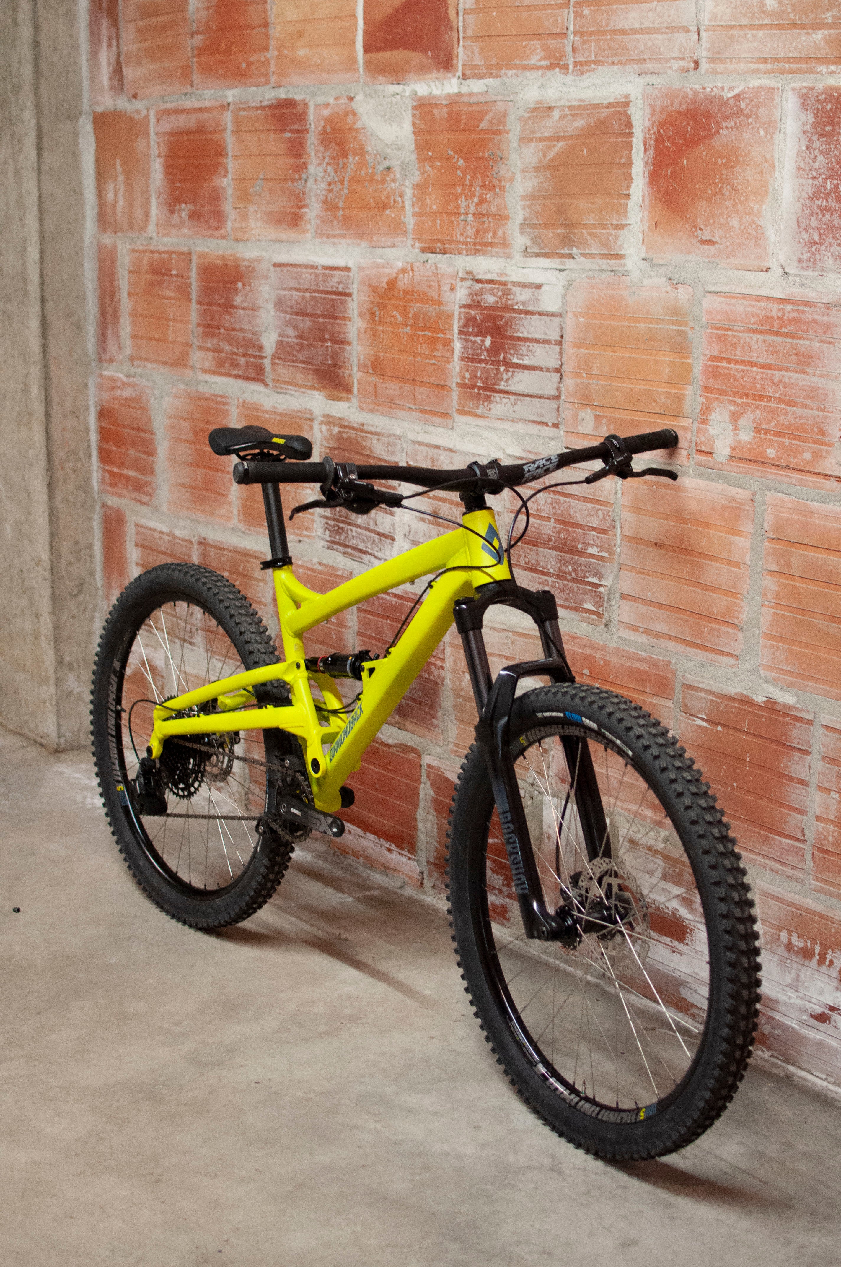 Diamondback yellow mountain discount bike